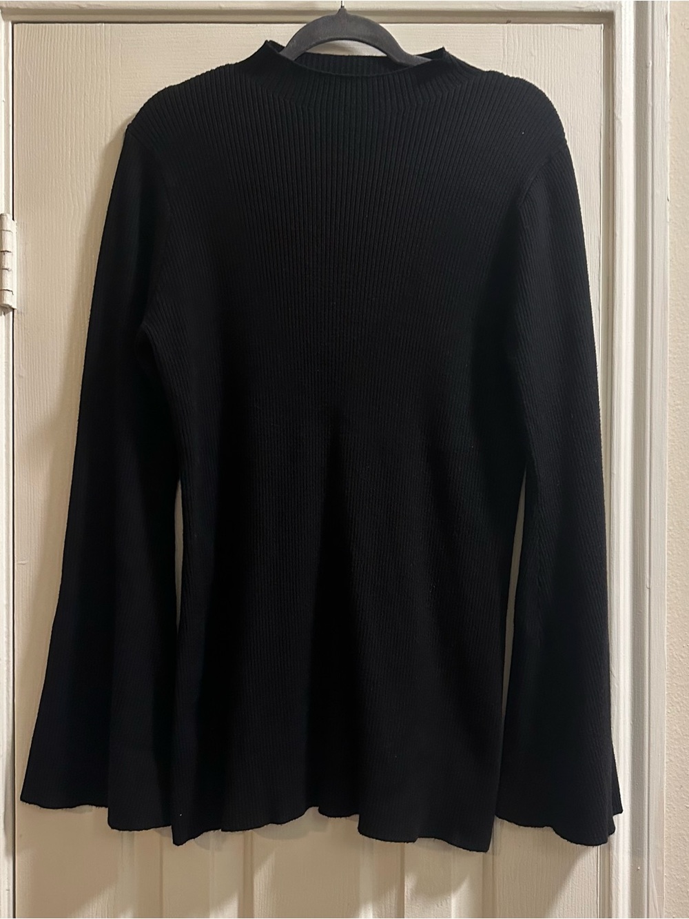 Meshki Woman NWOT Black Ribbed Bell Sleeve Elegant Long Sleeve Blouse